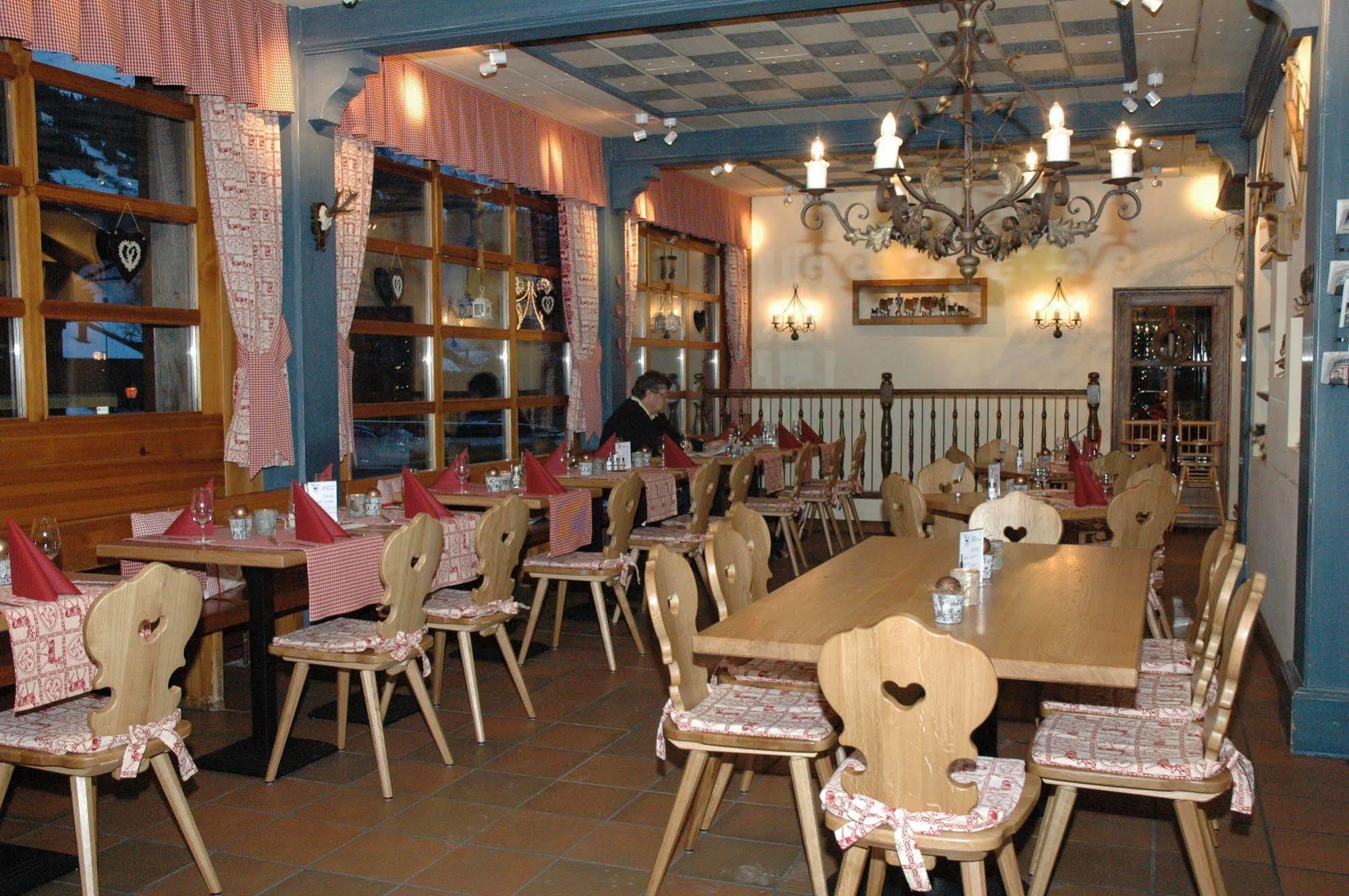 Hotel Kreuz Lenk Kültér fotó