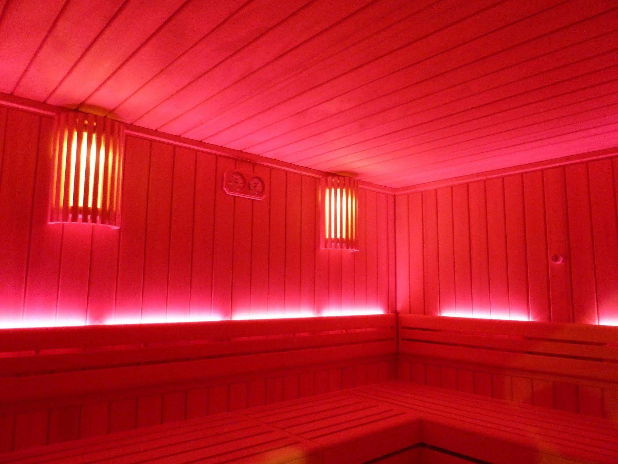 Hotel Kreuz Lenk Kültér fotó